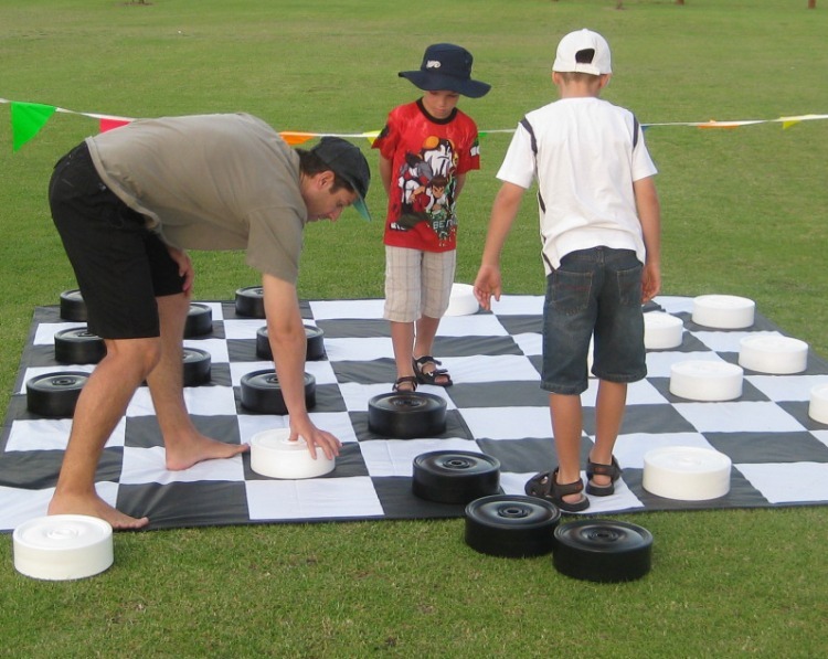 Giant Checkers